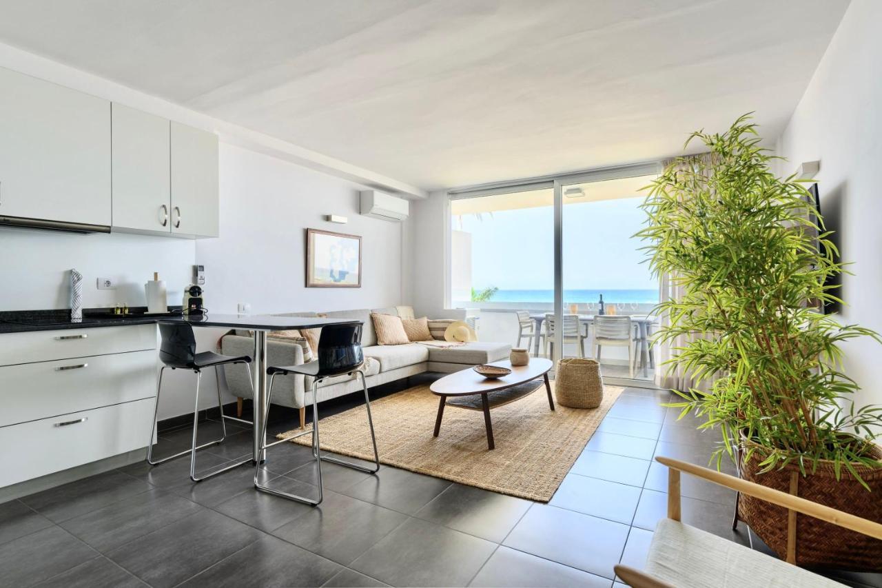 Charming 2 Bedroom Retreat With Beachfront Views San Bartolomé Esterno foto