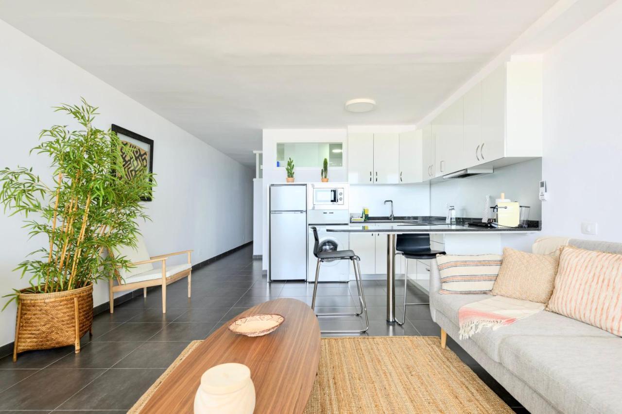 Charming 2 Bedroom Retreat With Beachfront Views San Bartolomé Esterno foto